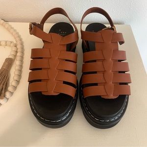 A new day dr. Marten dupe platform sandal Monroe